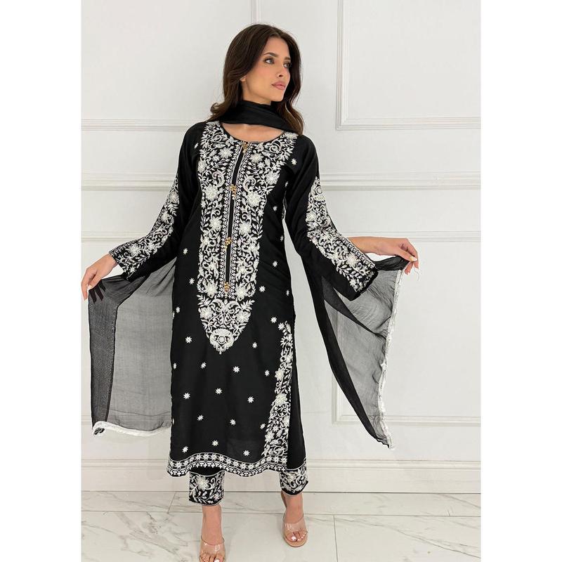 HK271 Jabeen - Black Linen Oufit 3
