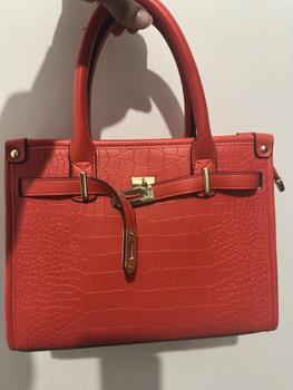 Product Review of Women's Fashionable Crocodile Embossed Tote Bag & Wallet & Clutch Bag, Large Capacity Pu Tote Bag with Shoulder Strap, Casual Trendy Versatile High-quality Daily Commuting  Bag Set from C**s 💎**C c**r 0