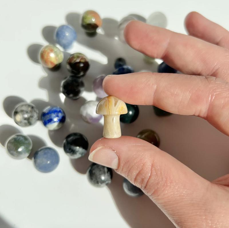 Crystal Mushrooms, 2cm 20mm Assorted Mini Crystal Mushrooms, Mini Crystal Funghi Carving Car Pendant Bag Pendant 4