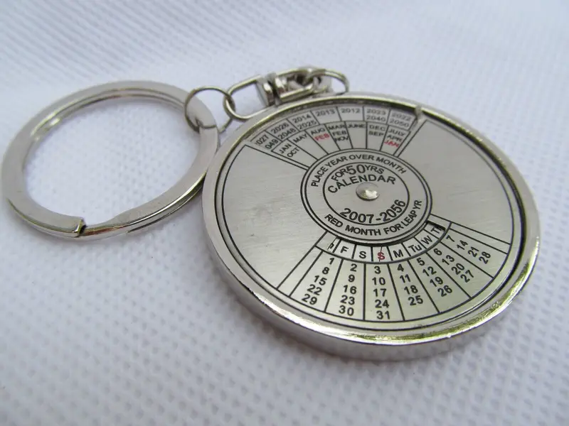 New Kids Funny Keychain Silver Alloy Key Chain Ring Key fob Birthday Gift Camping Learning 2