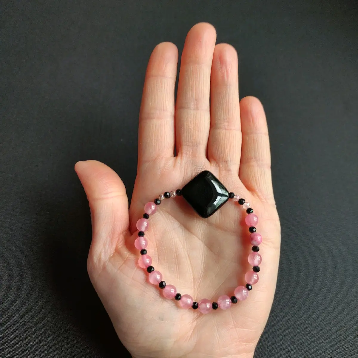 MintWish.You - Pink Persian Jade, Black Glass Bead - Natural Gemstone Bead Bracelet - Stretch Boho Chakra Colour Meditation  - 15cm circumference