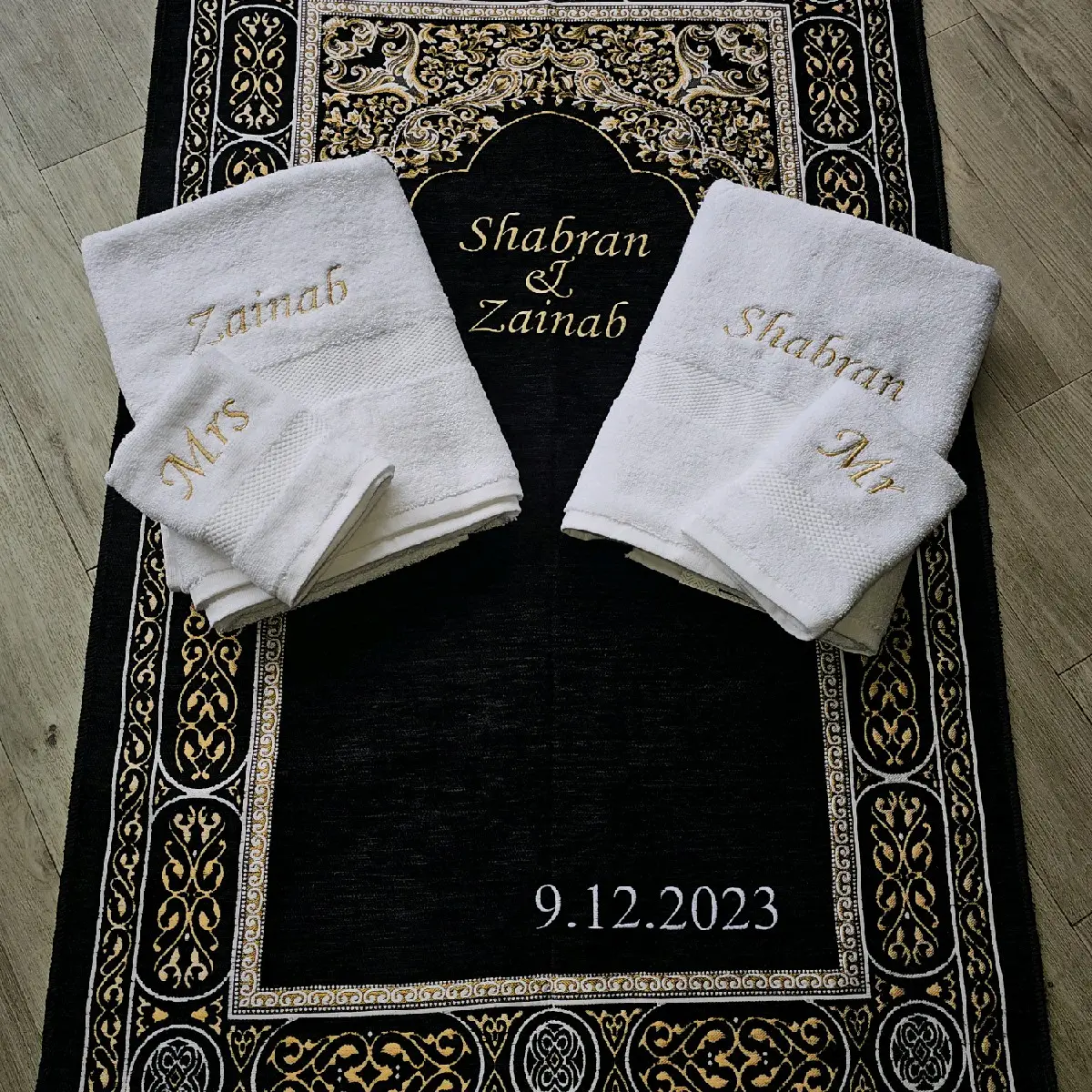 Personalised Couples Prayer Mat – 2 Names & Wedding Date | Embroidered Sajada | Made in Turkey