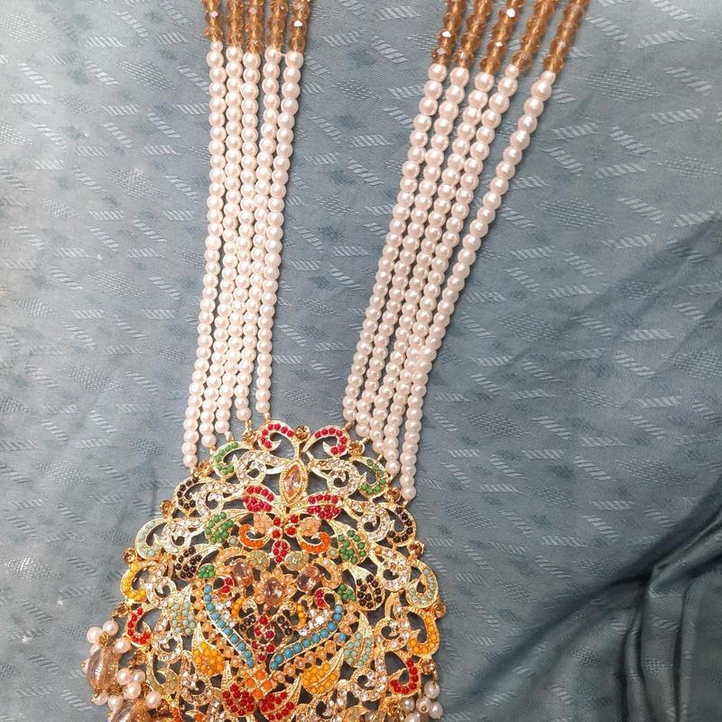 Noor ul ain Long nauratan mala set with pearls with earring tikka 1