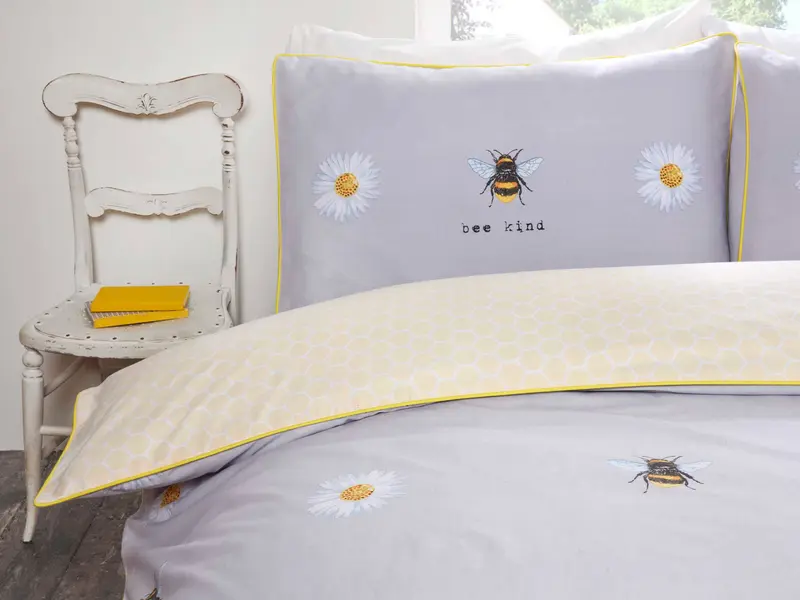 Bee Kind Bumblee Duvet Cove Reversible Bedding Set With Piped Edge 3