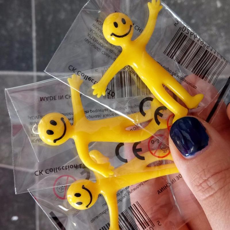 8 x Stretchy Smile Men Yellow Stretch Stretchies Kids Party Favour Loot Bag Filler Lucky Dip for Boys and Girls 4