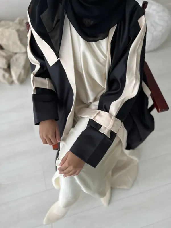 AZRA - WINTER ABAYA WITH POCKETS  - 3 PIECE SET 1