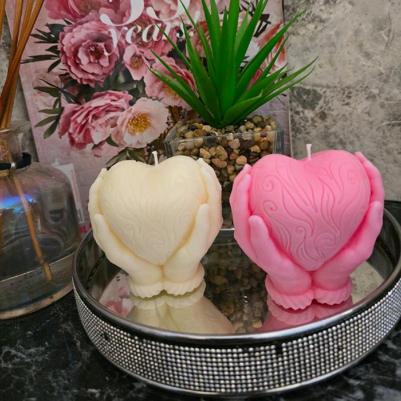 The Little Candle Club - Your Heart in my Hands Soy Wax Candle - Decor, Decorative 4
