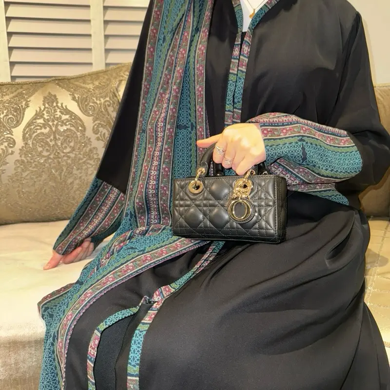 FARISS ABAYAS 097 4
