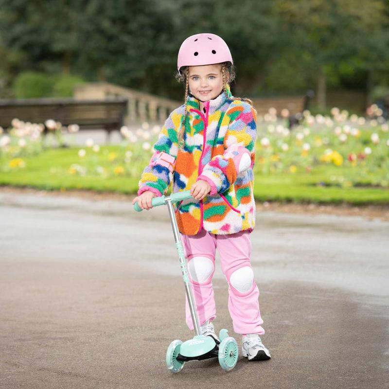 ATOM Light-Up Move 'N' Groove Scooter - Green 1