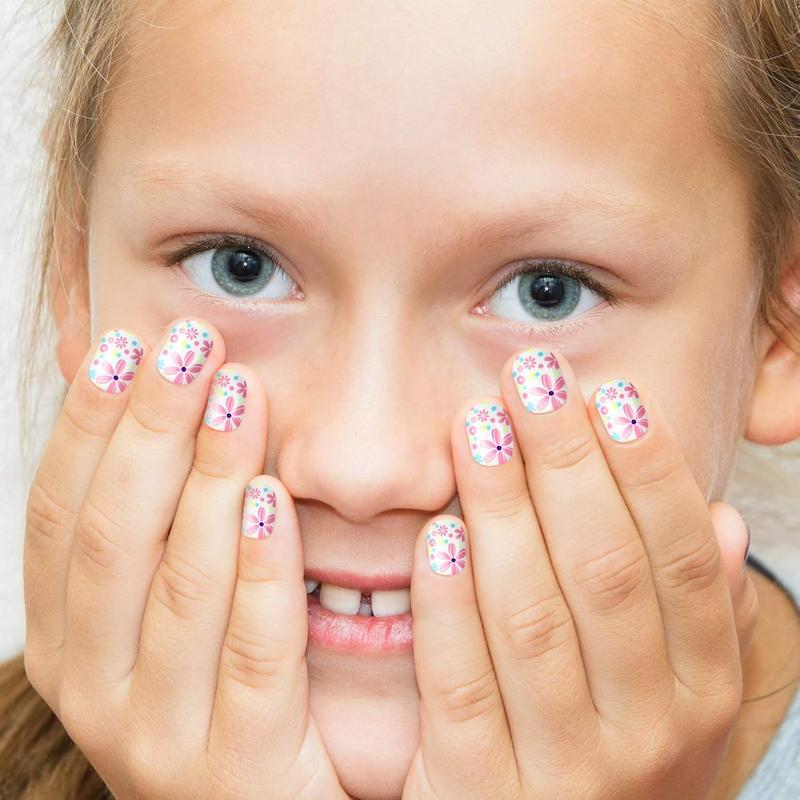 120 Pieces Kids Press on Nails Children Fake Nails Artificial Nail Tips Girls Full Cover Short False Fingernails for Girls Kids Nail Decoration (Sweet Pattern) 4