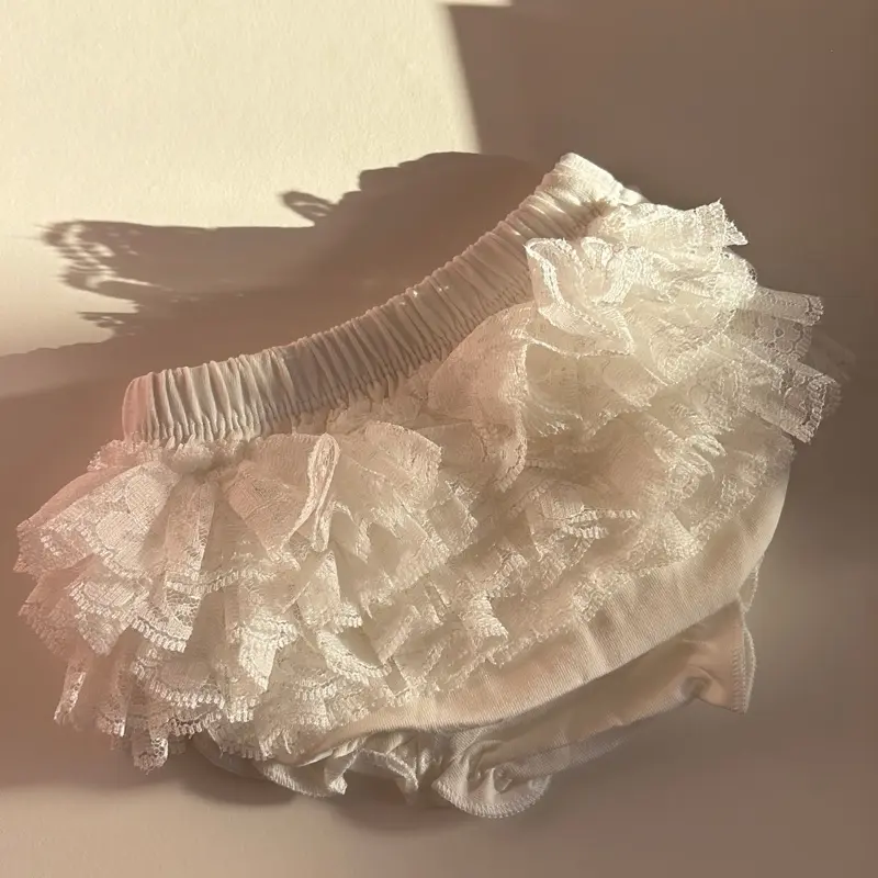 Frilly bloomers 1