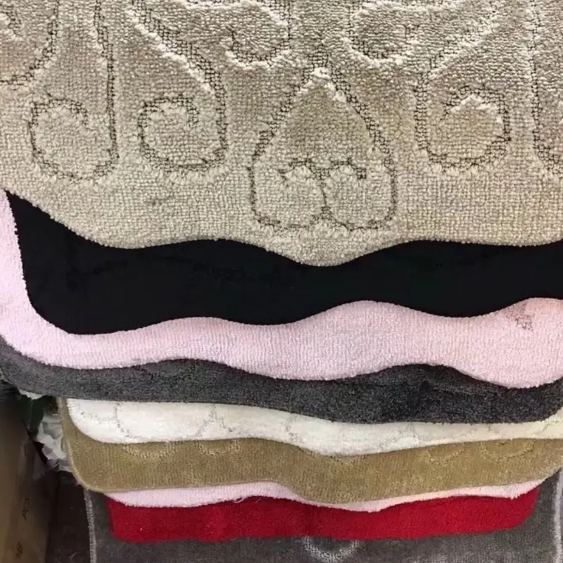 Washable Mat Soft and Cosy 3pcs 67x120cm and 1pcs 50x67cm romany gypsy 3 large and a door mat set of 4. Please note they will come in random designs