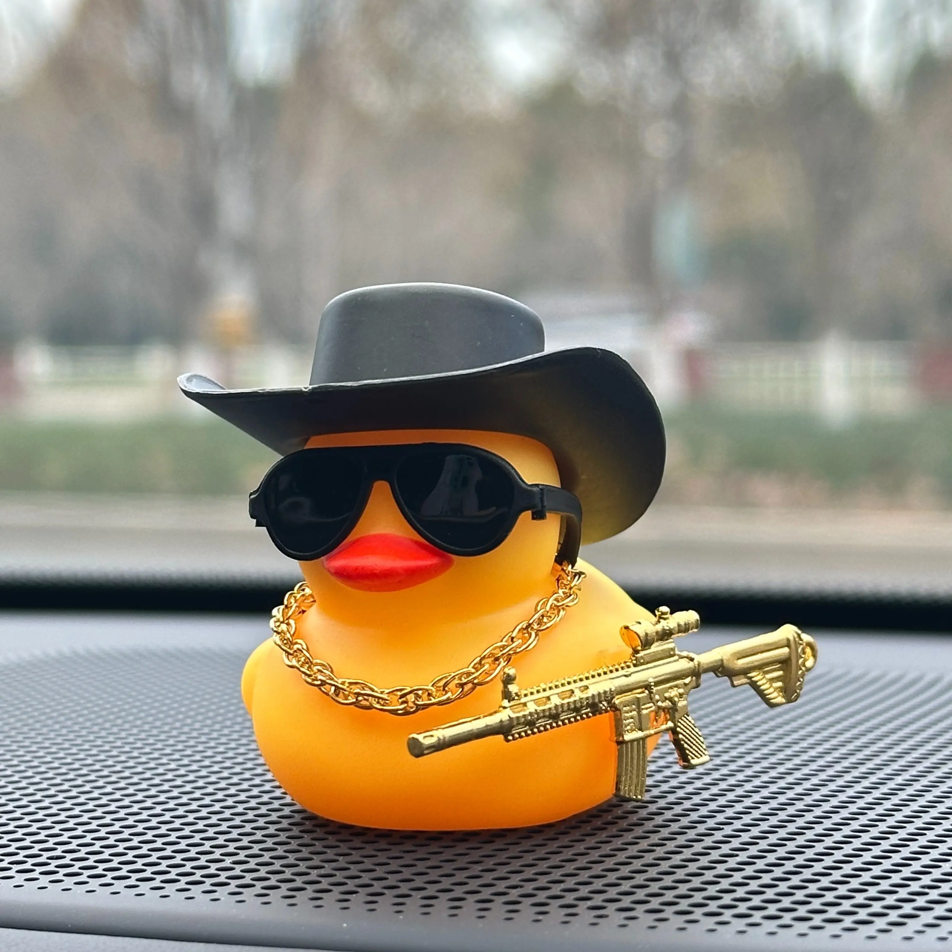 1pc Cool Duck With Black Cowboy Hat Design Car Decoration, Car Dashboard Decoration, Car Interior Decoration Accessories