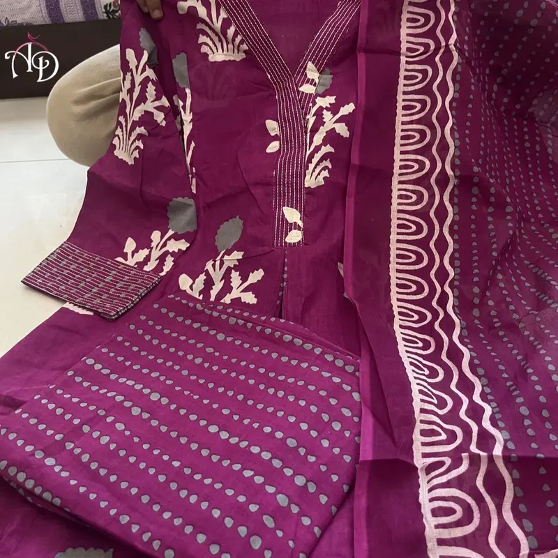 A line kurta set with embroidered work on neck and sleeve. pakistani outfits 8