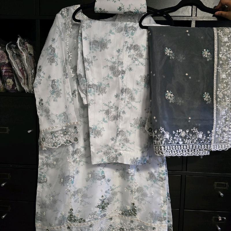 SEHBA Emberoidered collection 4piece stitched in 10 colours and 3 sizes with matching clutch 4