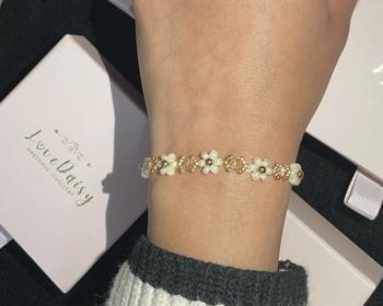 Product Review of Golden Hour Bloom Bracelet, 18kt gold vacuum plated stainless steel, gold filled beads, Handmade Beaded Flower Bracelet, Daisy Bracelet, Dainty Flower Bracelet, Handmade Jewellery, Gift for Her, Birthday Gift, FREE GIFTS INCLUDED from J**h 🥷**🔥 0