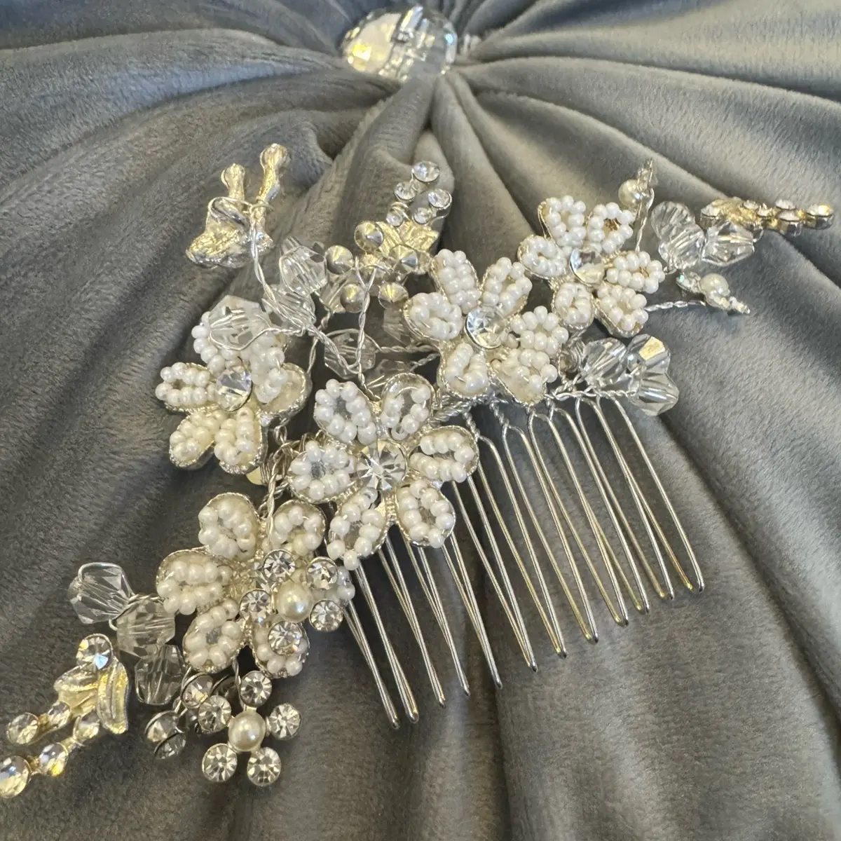 Daisy Bridal Hair Accessory - Perfect for Your Wedding Day