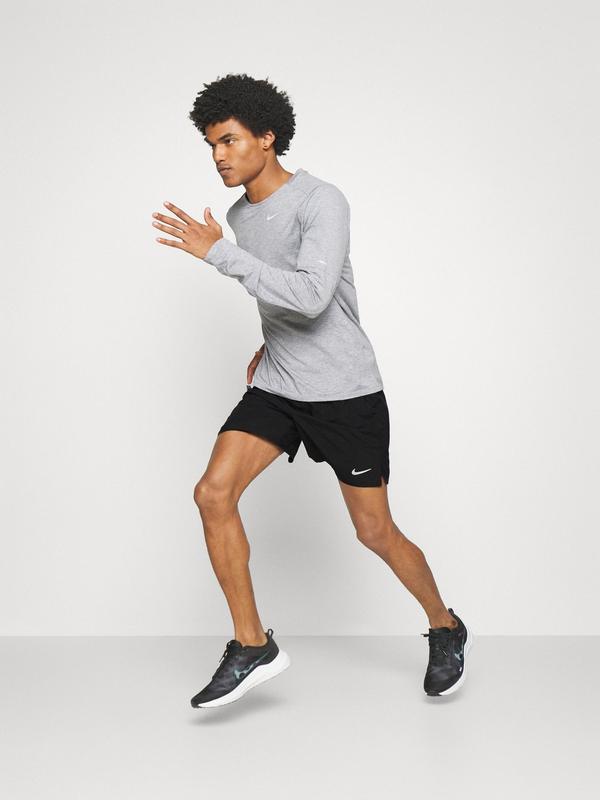 NIKE CHALLENGER SHORT - Sports shorts 3