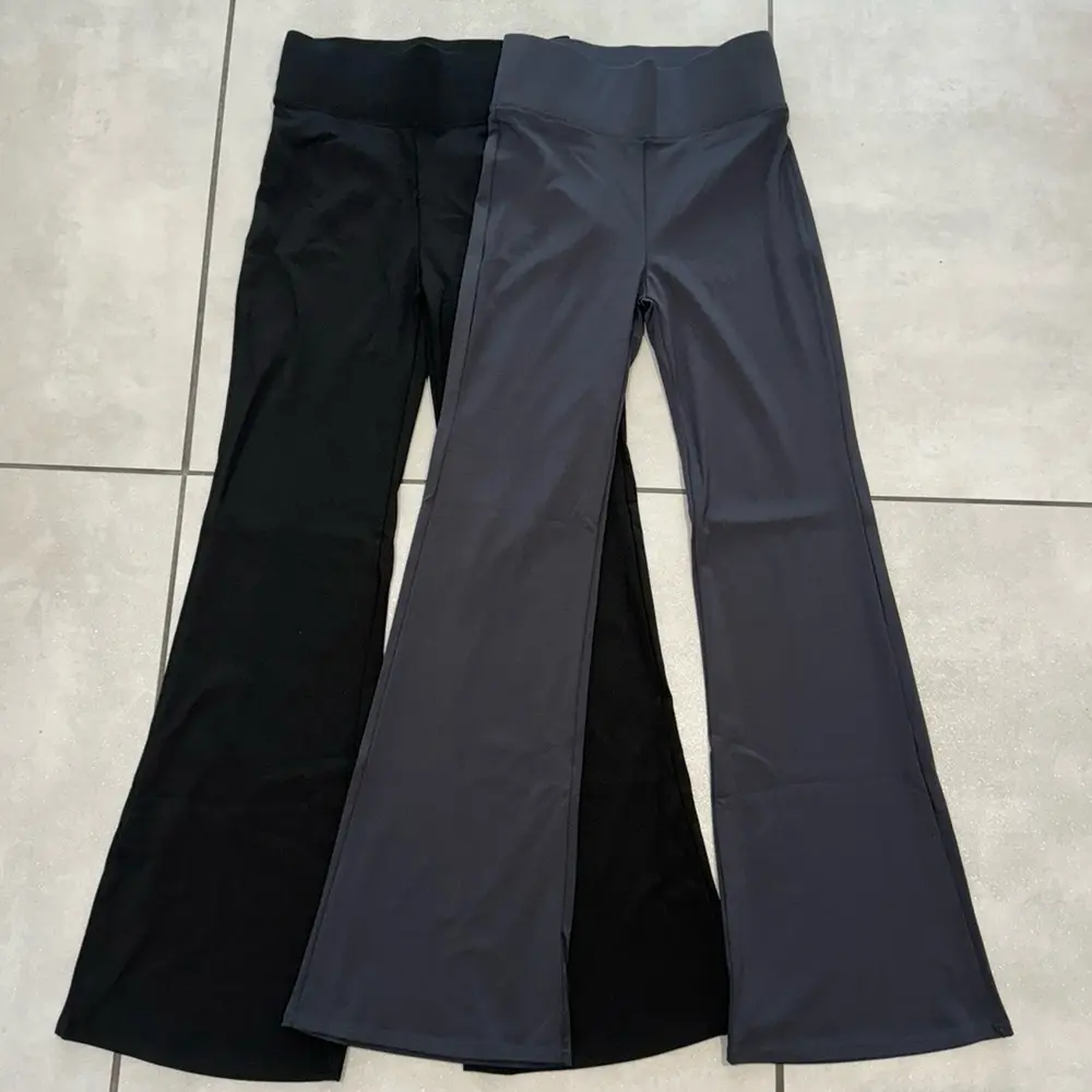 Sculpting Flared Leggings