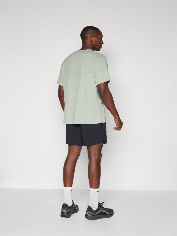 NIKE CHALLENGER SHORT - Sports shorts 7