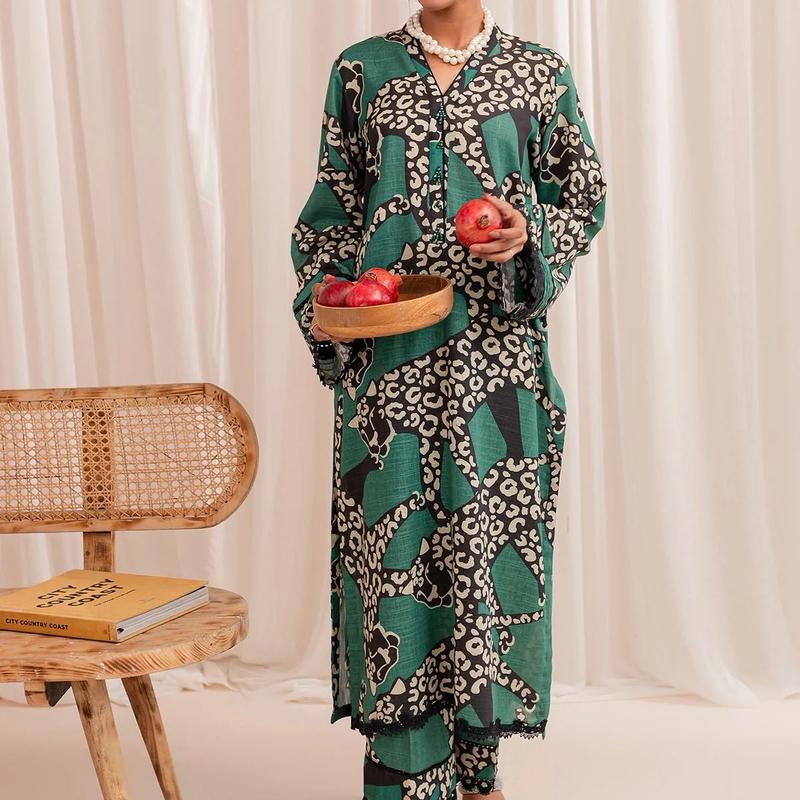 Nureh - 2 Piece Printed Khaddar Shirt paired with Printed Khaddar Trouser regular chic 3