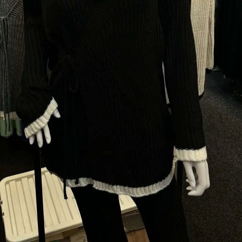 Winter side tie co ord with white rim 2
