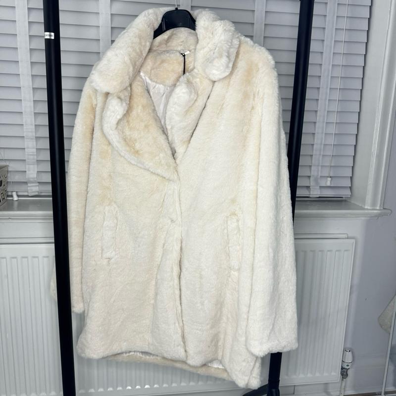 Women's Cosy Coat - Perfect for Winter 0