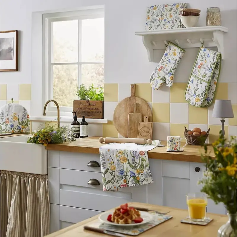 Stylish Double Oven Gloves with Insulated Cotton Mitts & Pot Holder - Various Designs - Classic, Bakeware - Heat Resistant 3