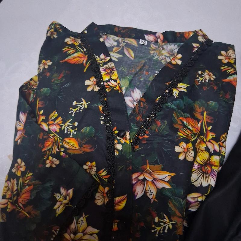 M/ L/ Xl 2 pc printed lunen suit( size chart shown) 3
