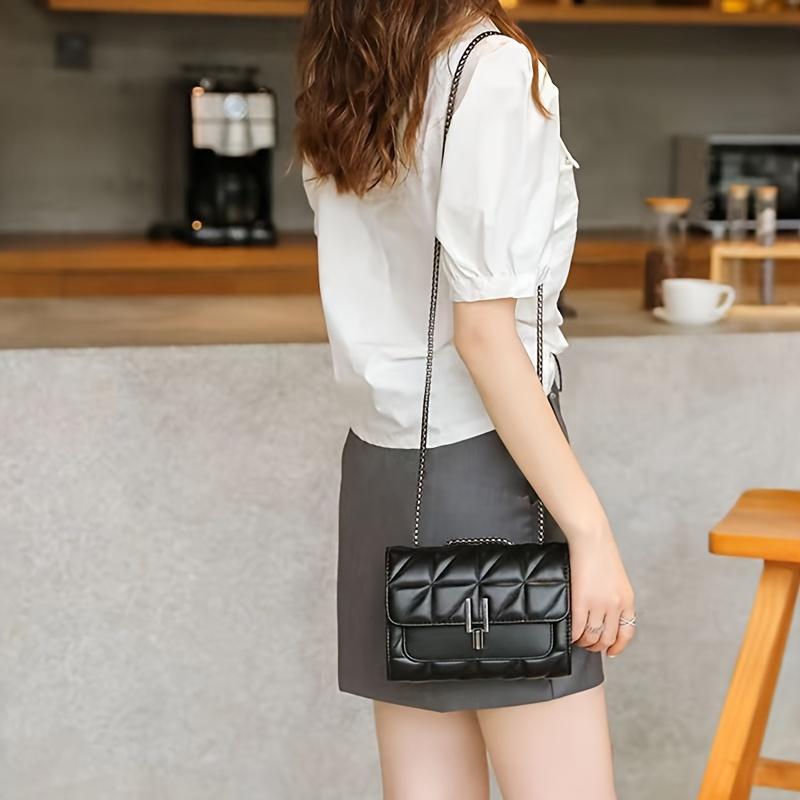Product Introduction of Elegant Women's Shoulder Bag With Chain Strap, Quilted PU Crossbody Purse, Luxury Simple Underarm Bag 9