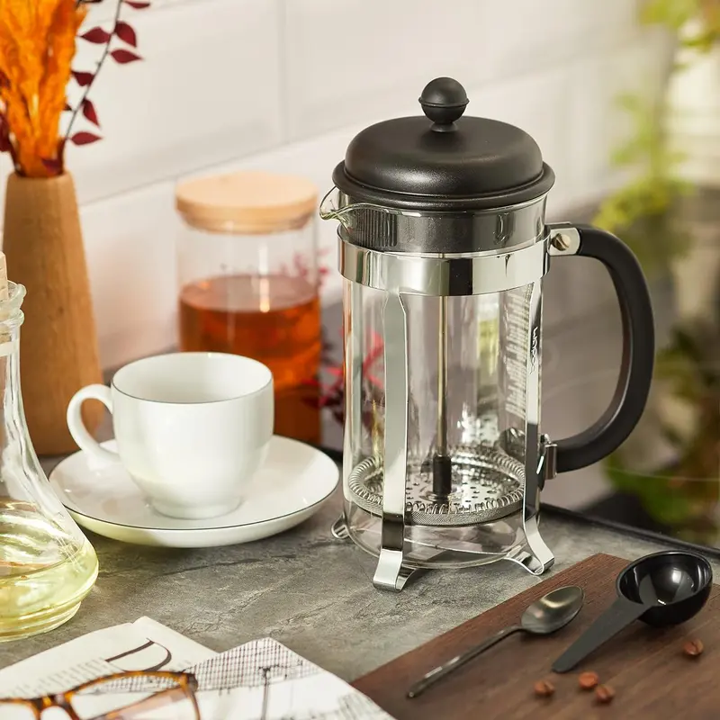 It sounds like you're referring to a coffee maker product description. Here's a breakdown based on the information provided:  Brand/Model: CAFFETTIERA (Assuming this is the brand name or model name)  Type: Coffee Maker  Color: Black  Capt refence 8