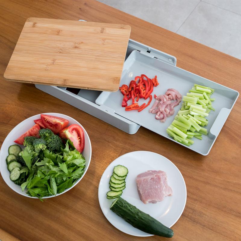Taylor & Brown Bamboo Wooden Chopping Board with Plastic Pull Out Tray and Hanging Hook - 32.5 x 24.5 x 4.5cm - Cutting Slicing Board for Food Prep, Meat, Vegetables & Bread 3