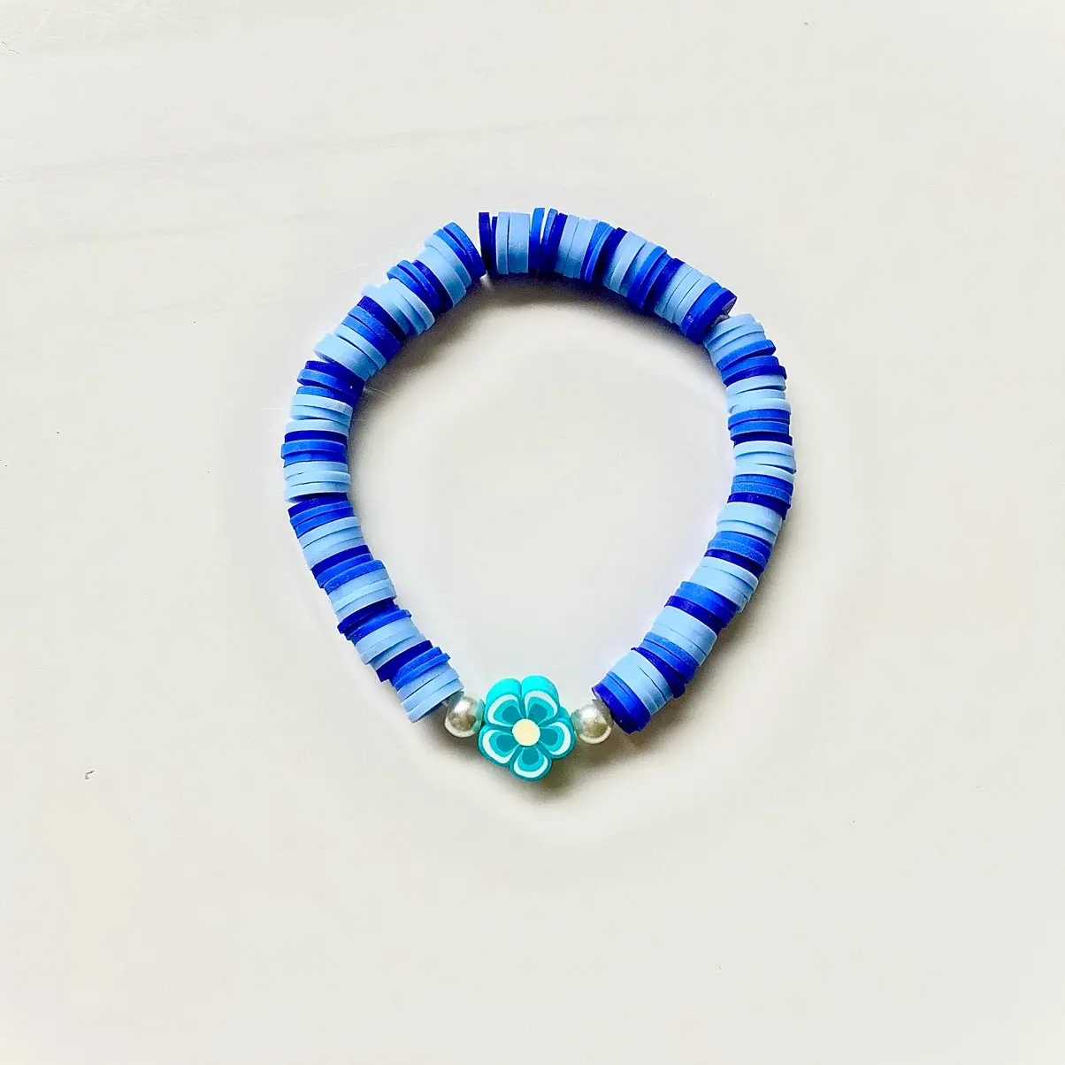 Ombre blue flower clay bead flexible bracelet