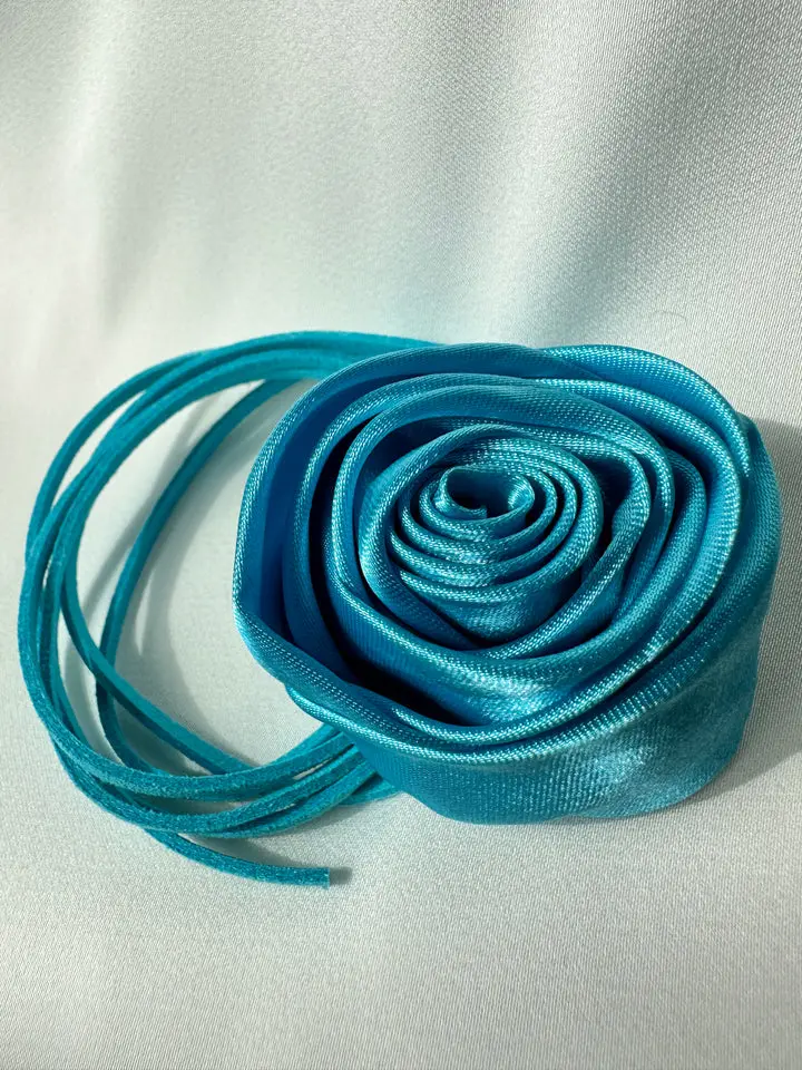 FLEUR MINI CHOKER IN SILK- BLUE