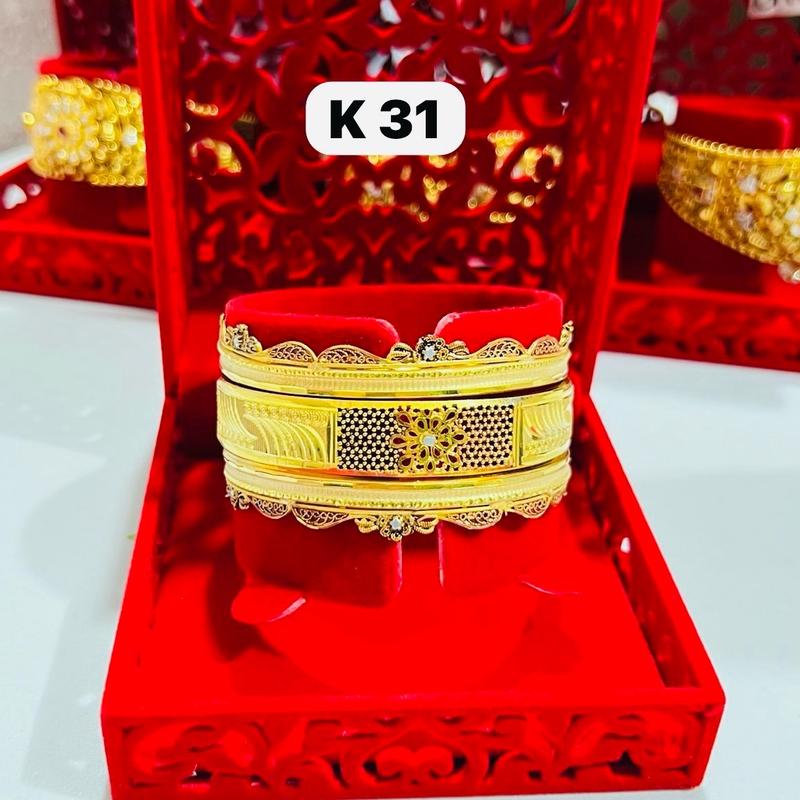 Original gold plated 3 bangles of Kara set with lacker colour polish. 4