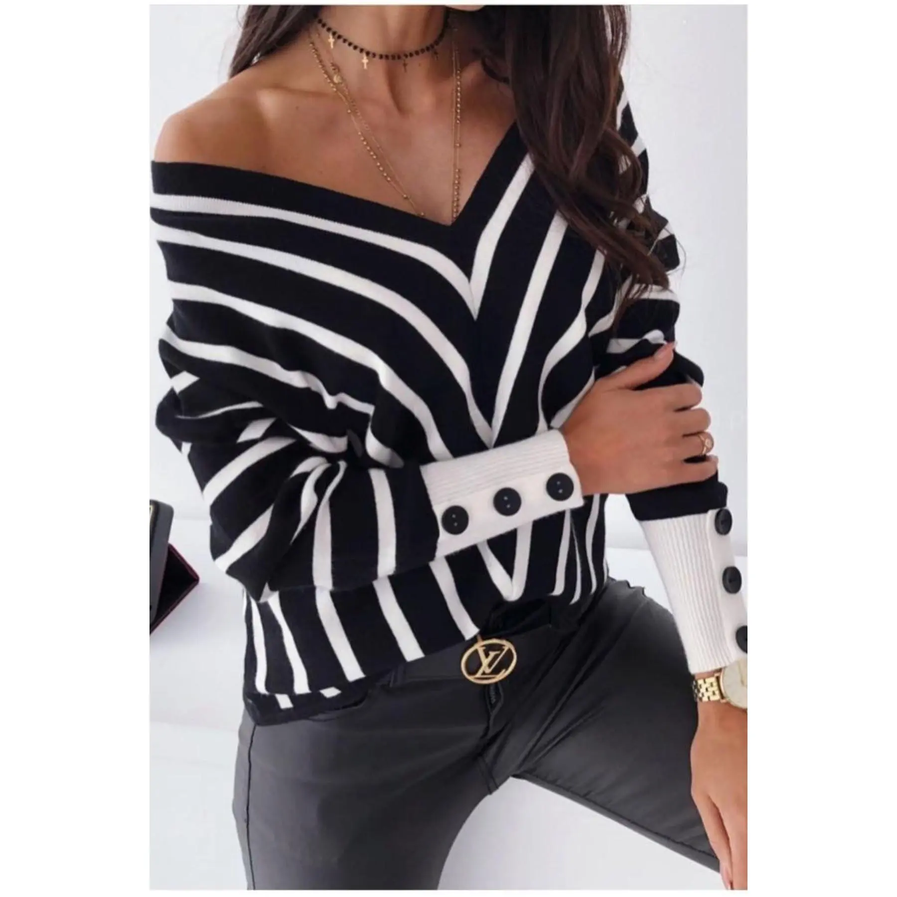 OFF SHOULDERS STRIPED KNITTED SWEATER WITH BUTTONS IN BLACK/WHITE