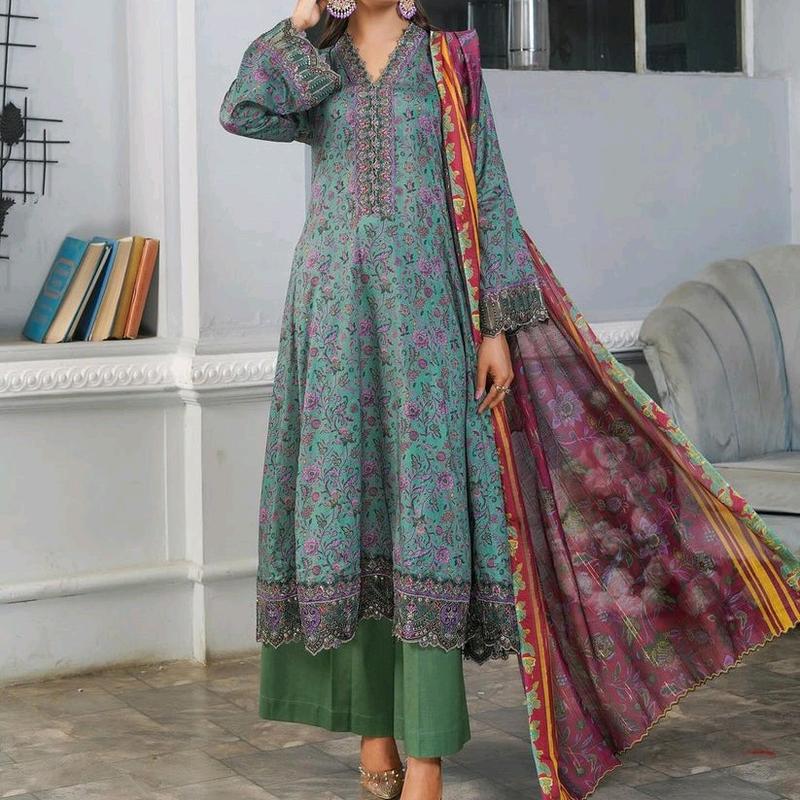 Munira lawn suits Dress 6