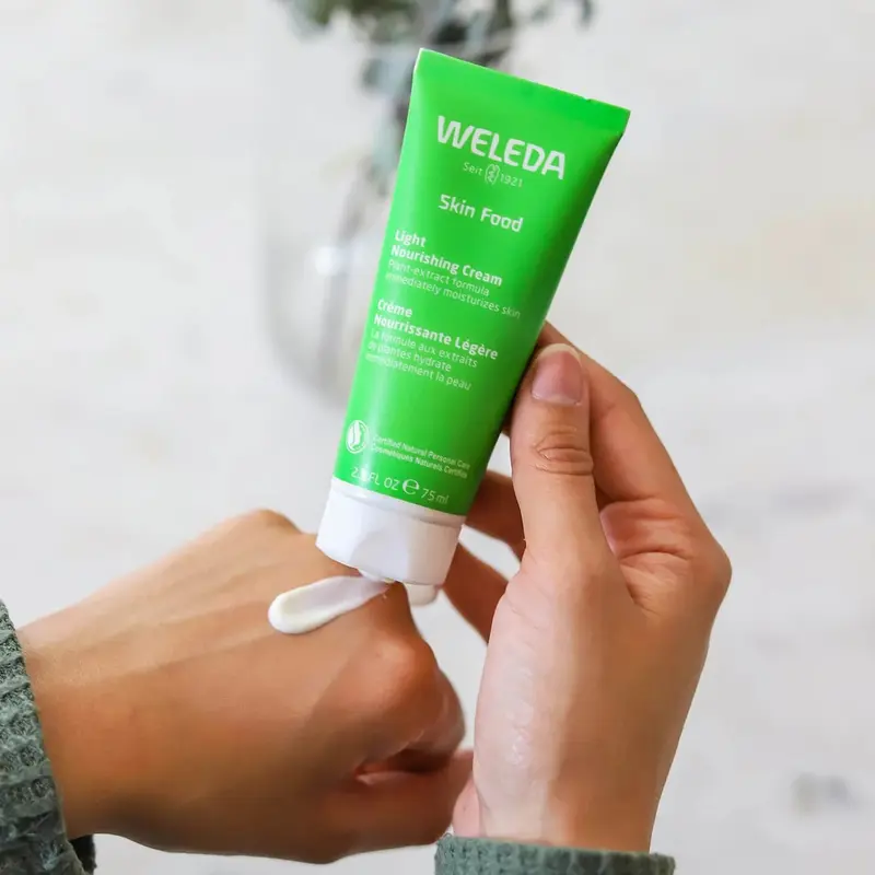 Weleda Skin Food Light Comfort Hydrating 1