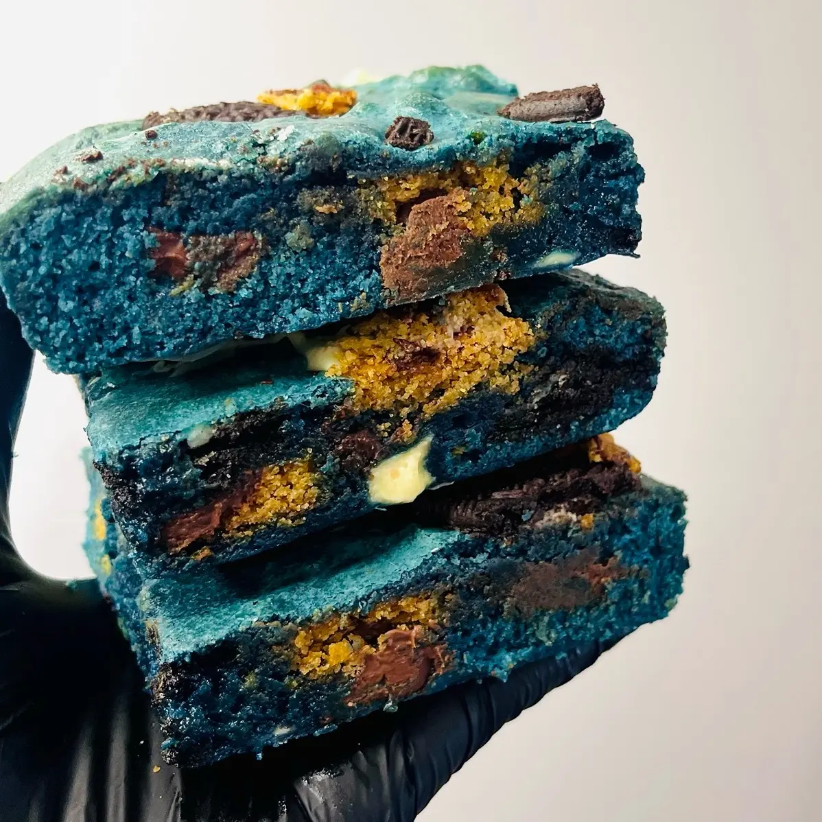 Cookie Munch Brownie by Bites of Temptation | Brownie with Milk Chocolate Chip Cookies Pieces, Chocolate Chunks & Oreo Crumbles | Halal Suitable