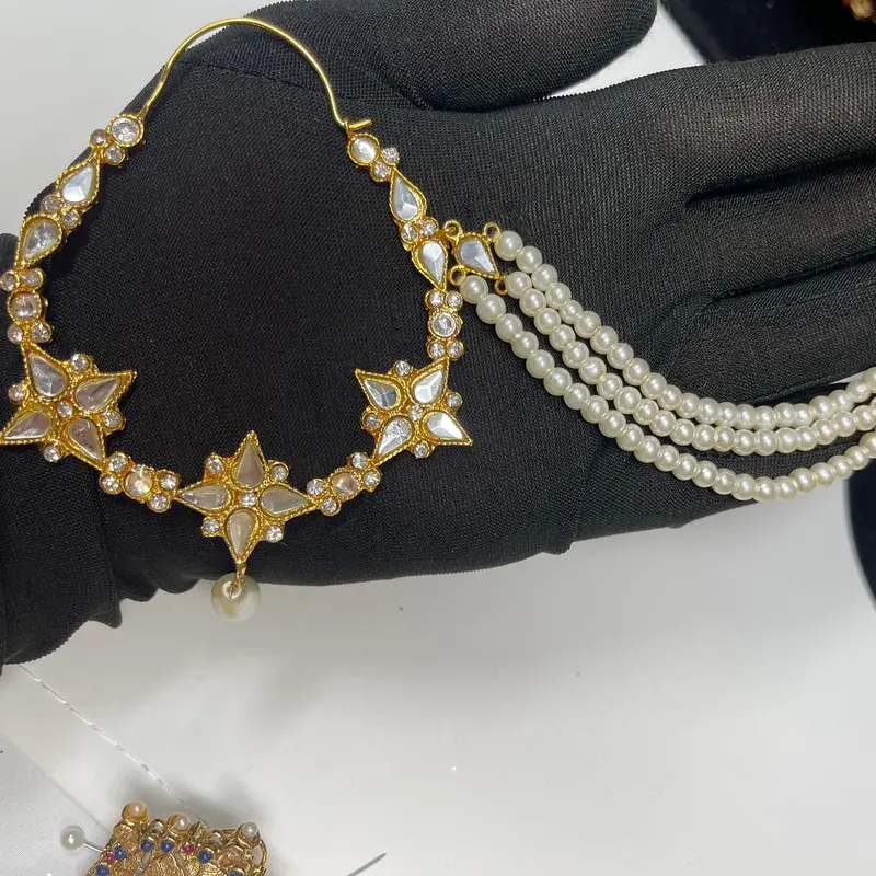 Earring with Sahara 1
