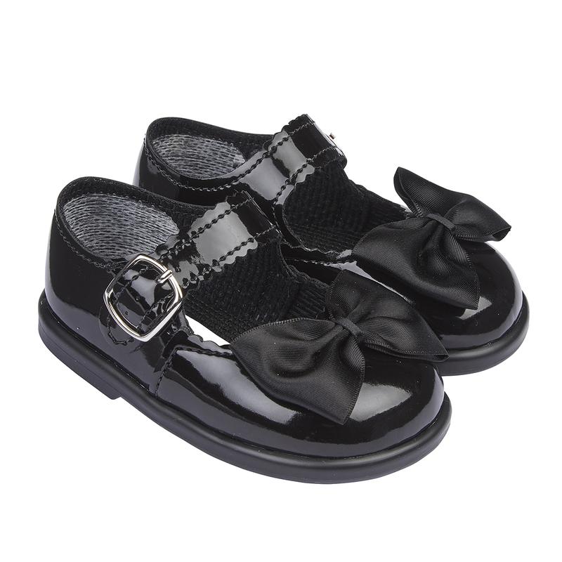 First walker baby shoes Made in England by Early Days since 1952 3