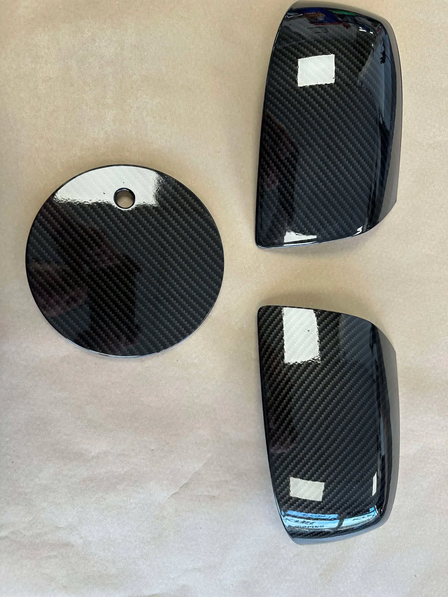 Dark Smoked Carbon Fiber Hydro Dipped Print on Filler Cap and Wing Mirror Cover Set for Car