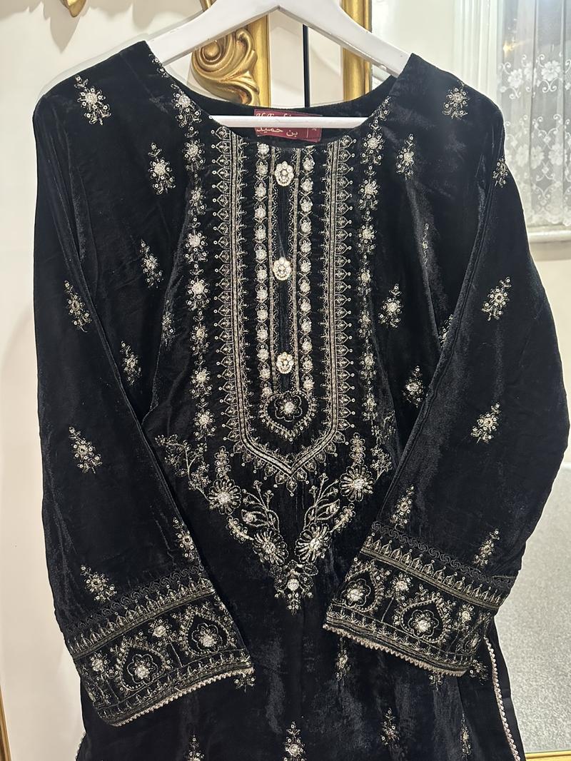 Product Introduction of LUXURIOUS 3 piece premium micro velvet suits - H fashion by Bin Hameed Womenswear 16