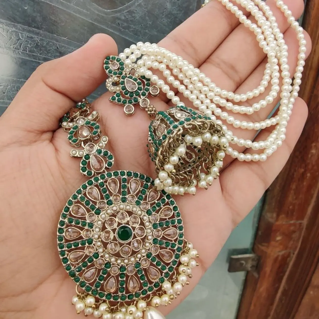 Elegant sahara earring set with tikka