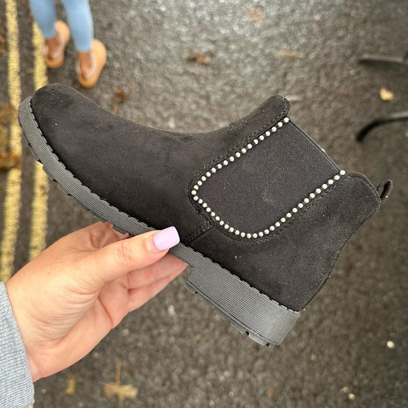 Girls Chelsea studded boots 2