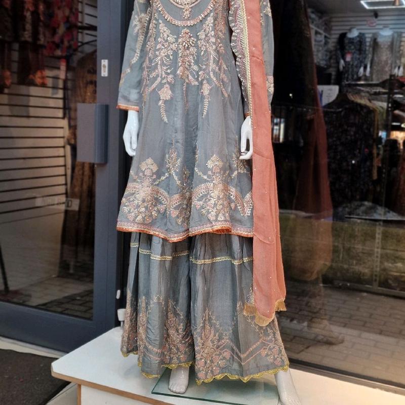 Grey and pink dress with embroidery and hand hand embellished  Womenswear Lady Long Sleeve Comfort Fabric Chiffon 6