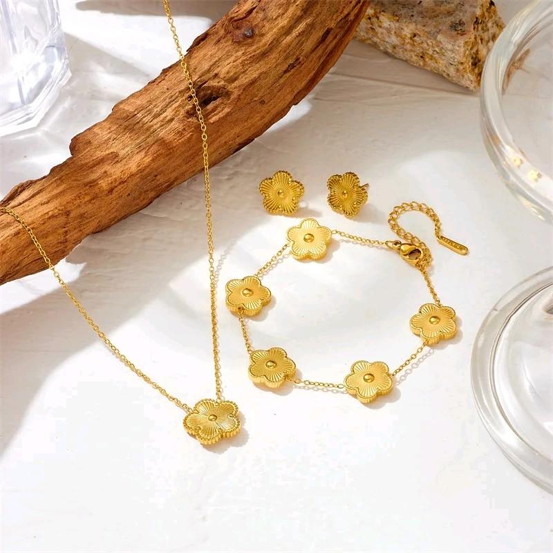 Gold Clover Set 1 - 4 Pieces 0