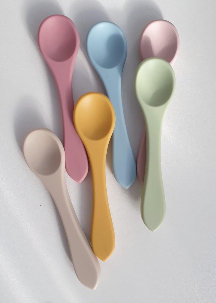 Product Introduction of Bebe joys Baby Weaning Silicone plate and Spoon with super strong suction at the back non-slip. 2