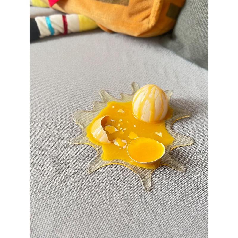 Broken-egg prank prank toy birthday gift phone holder 5