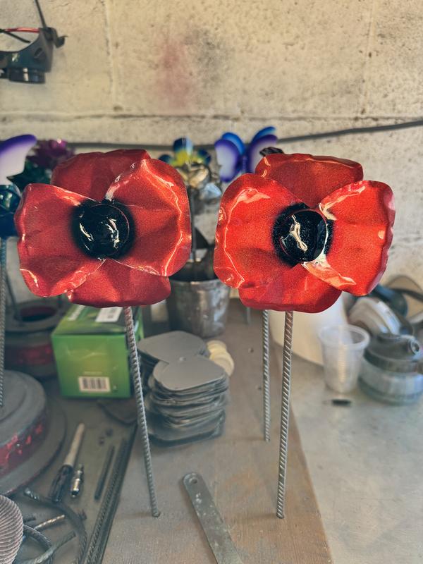 Metal Poppy made from sheet steel and iron rebar. Decor Flower Decorative Metallic Paint Ornaments 3
